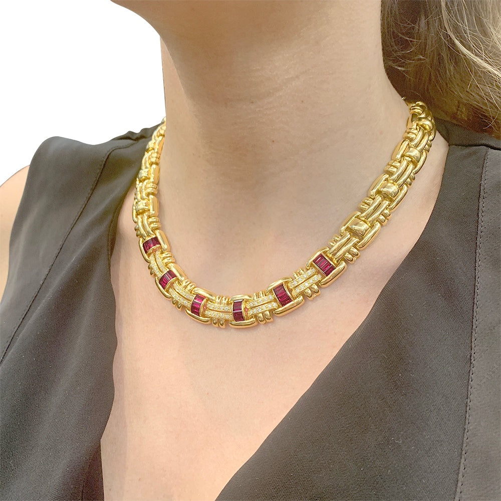 Collier Wempé en or jaune serti de rubis et de diamants. 8