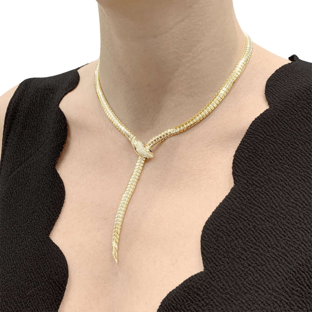 Collier Bulgari, « Serpenti Tubogas », or jaune, diamants, onyx.  8