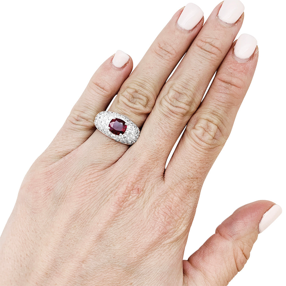 Bague jonc pavage diamant, rubis 1,78 carats. 10