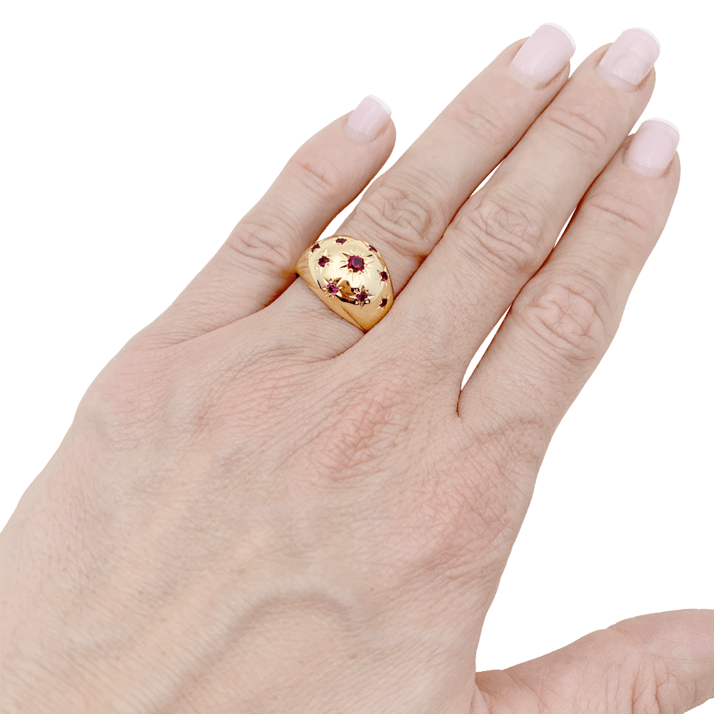 Bague boule vintage, or jaune, pierres rouges. 5
