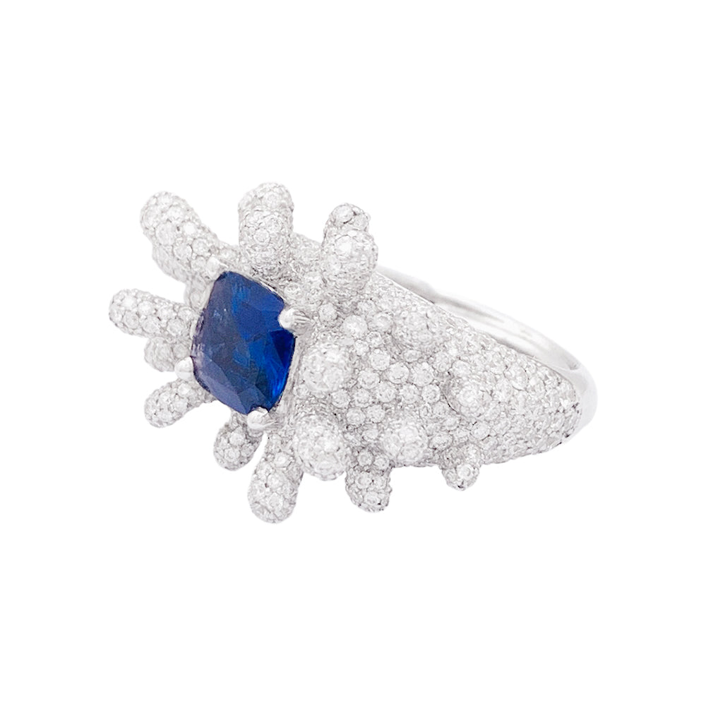 Bague or blanc, saphir et diamants. 1