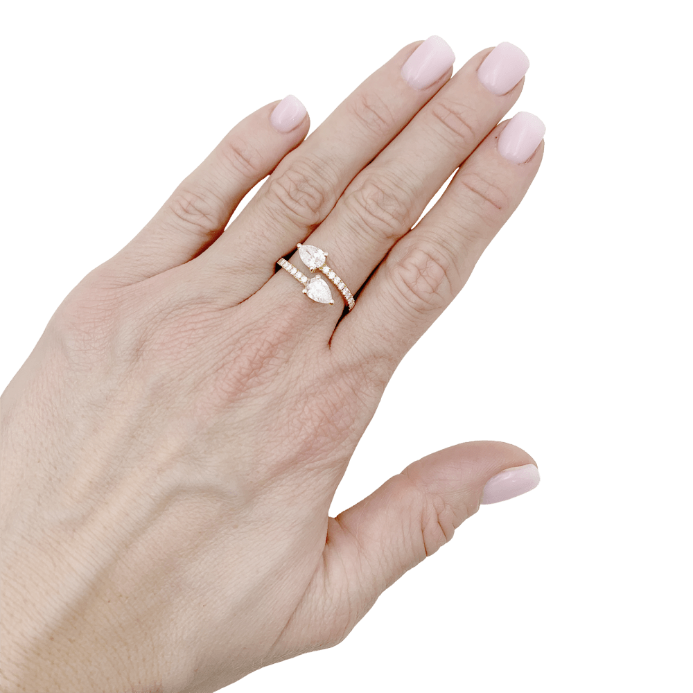 Bague croisée, or jaune, diamants poire et brillants. 5