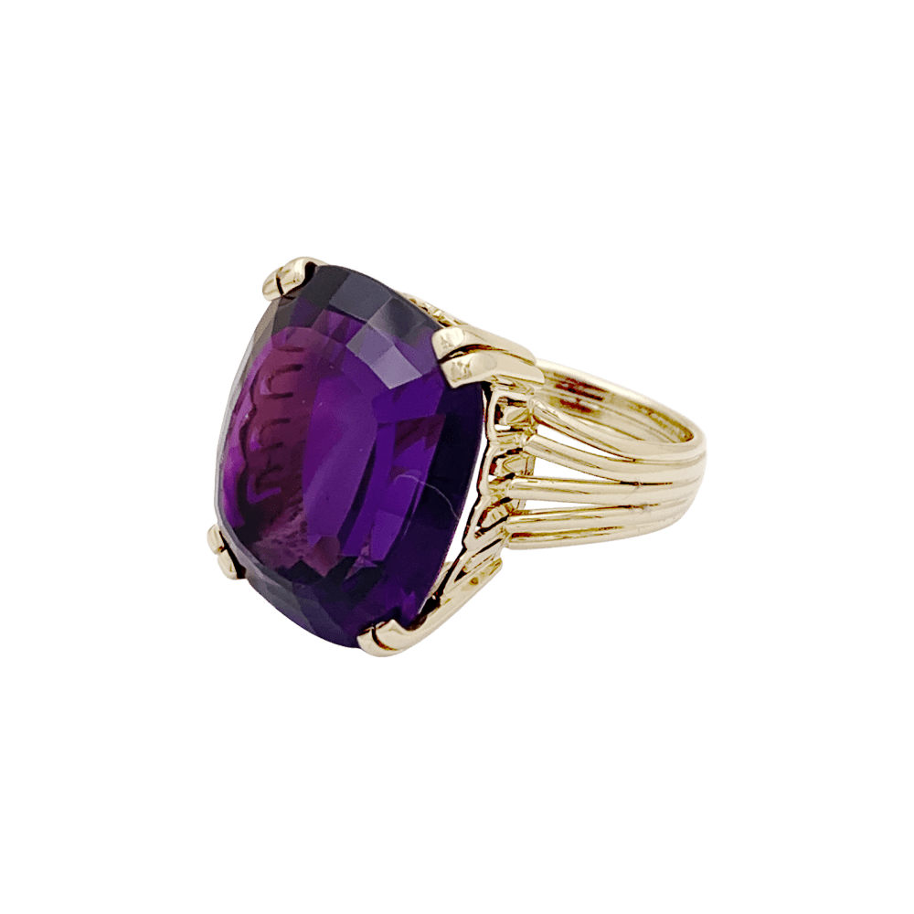 Bague or jaune et améthyste. 2