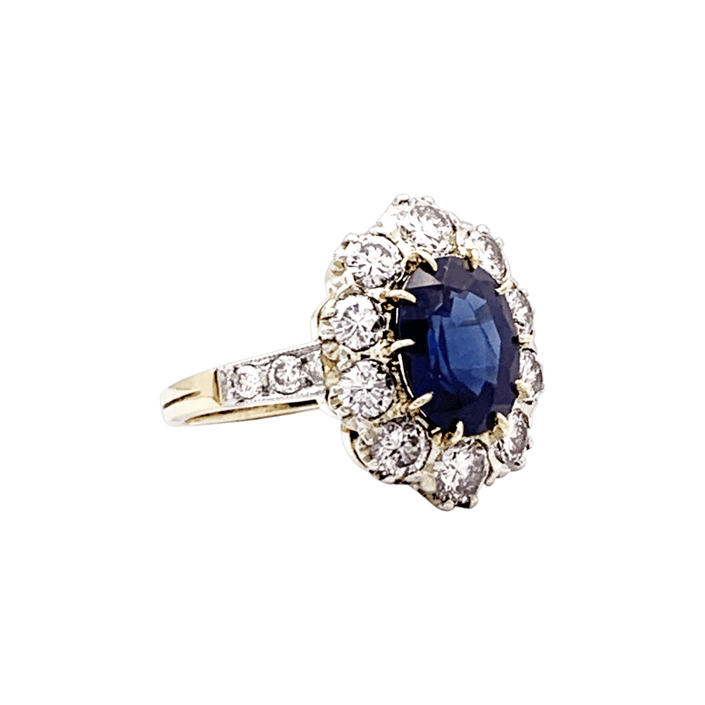 Bague en or jaune et blanc, saphir, diamants.  2