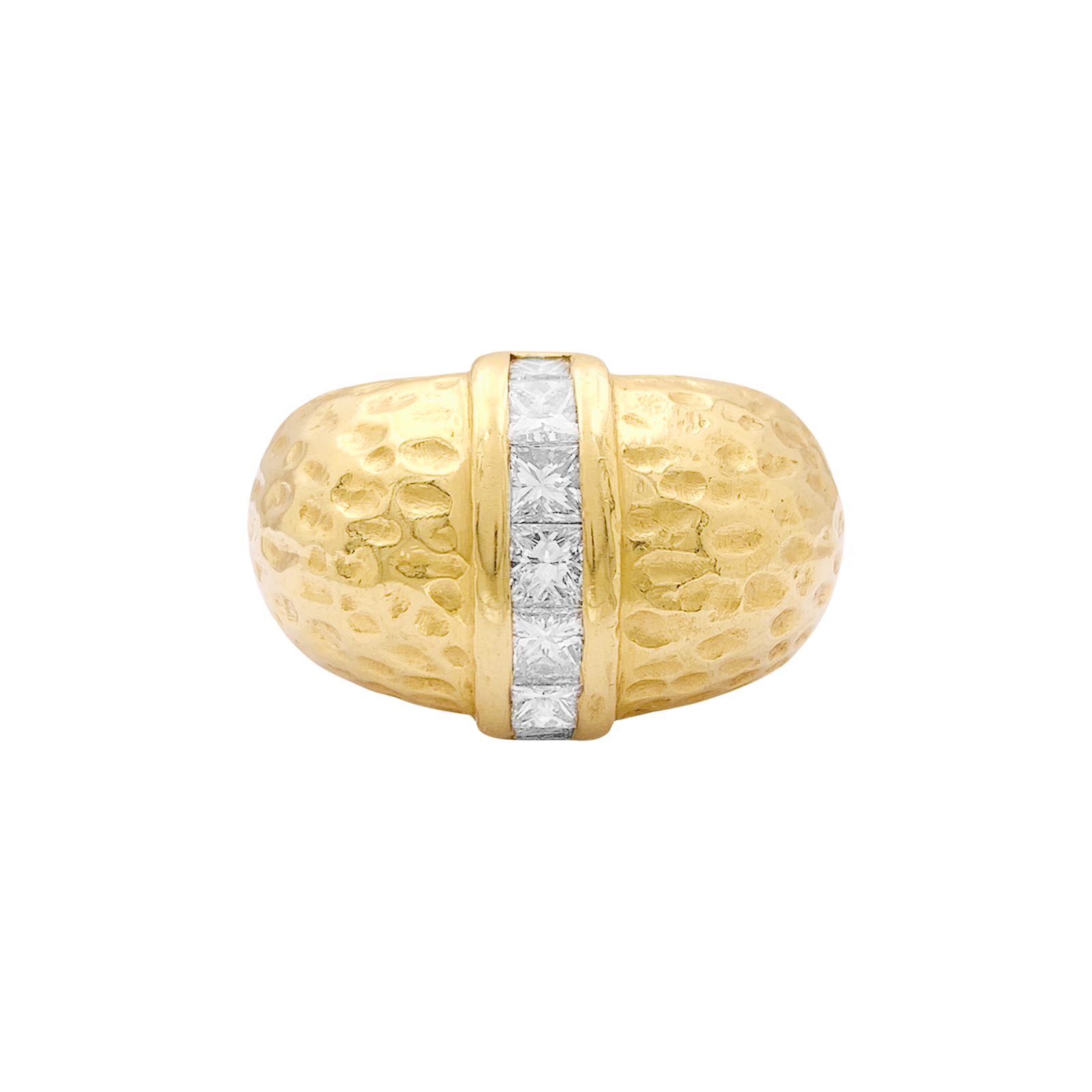 Bague or jaune texturé et diamants taille princesse. 1