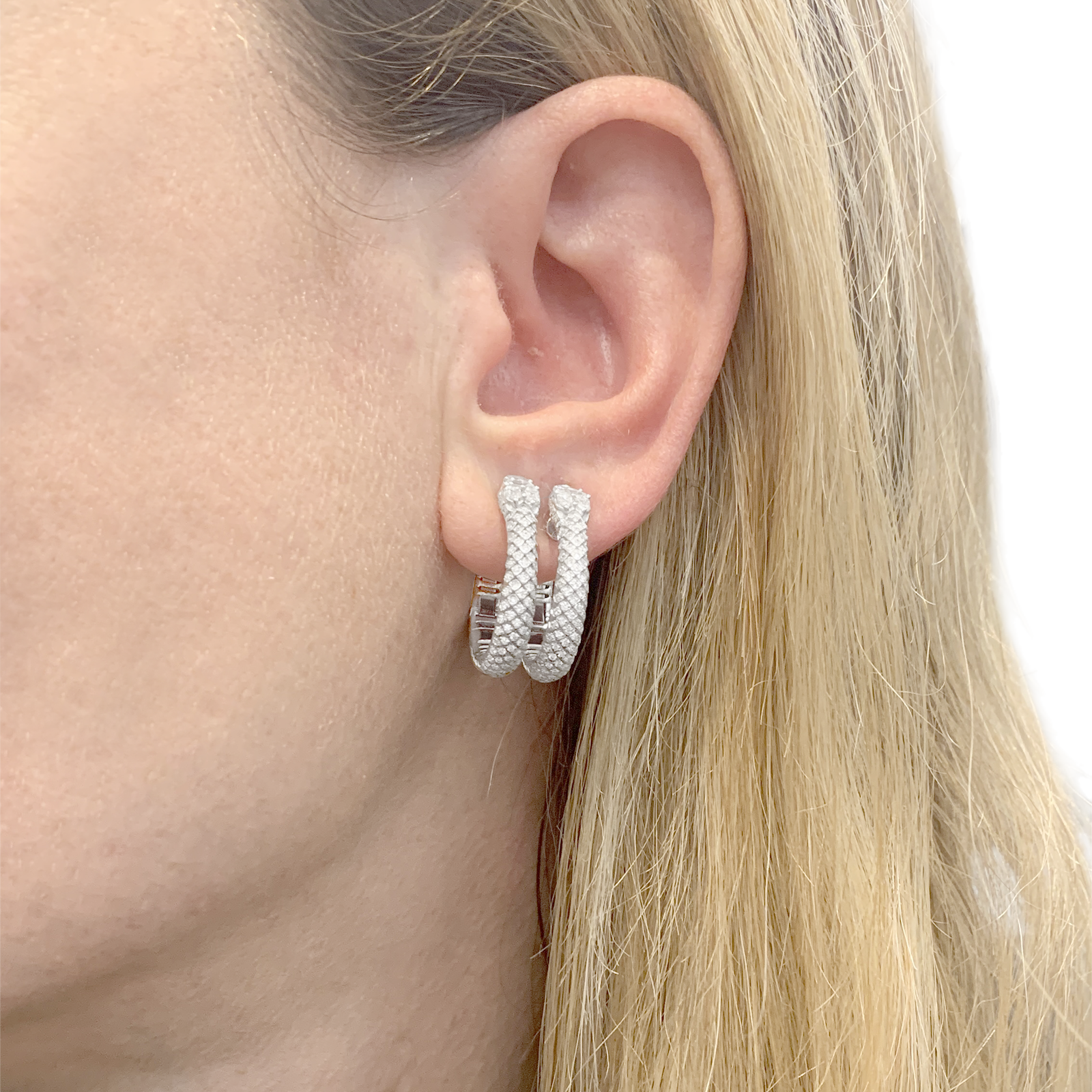 Boucles d'oreilles Repossi "Ophydienne", or blanc, diamants. 6