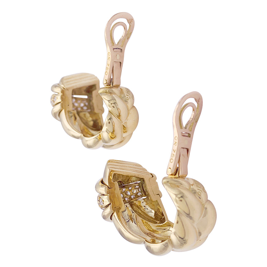 Boucles d'oreilles O.J.Perrin, "Vénitien", or jaune, diamants. 2
