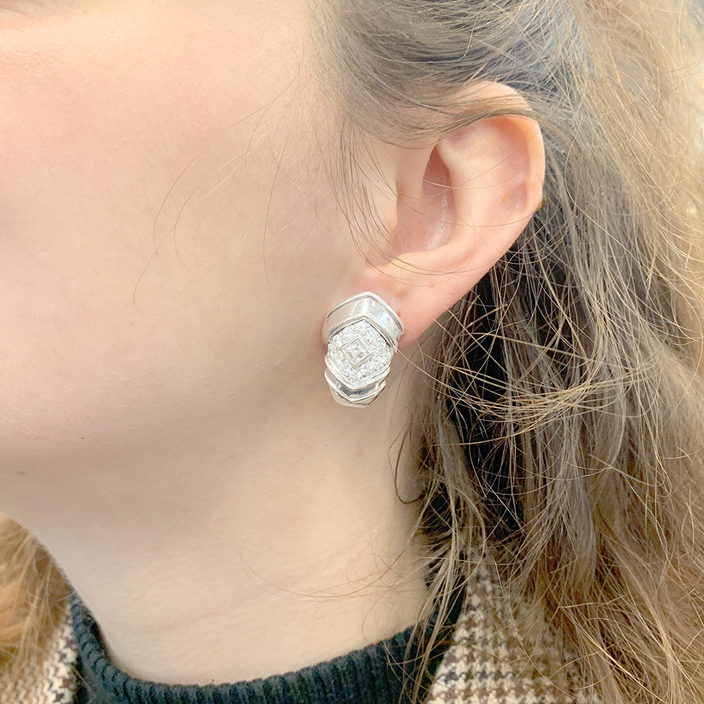 Boucles d’oreilles Repossi en or blanc, diamants. 7