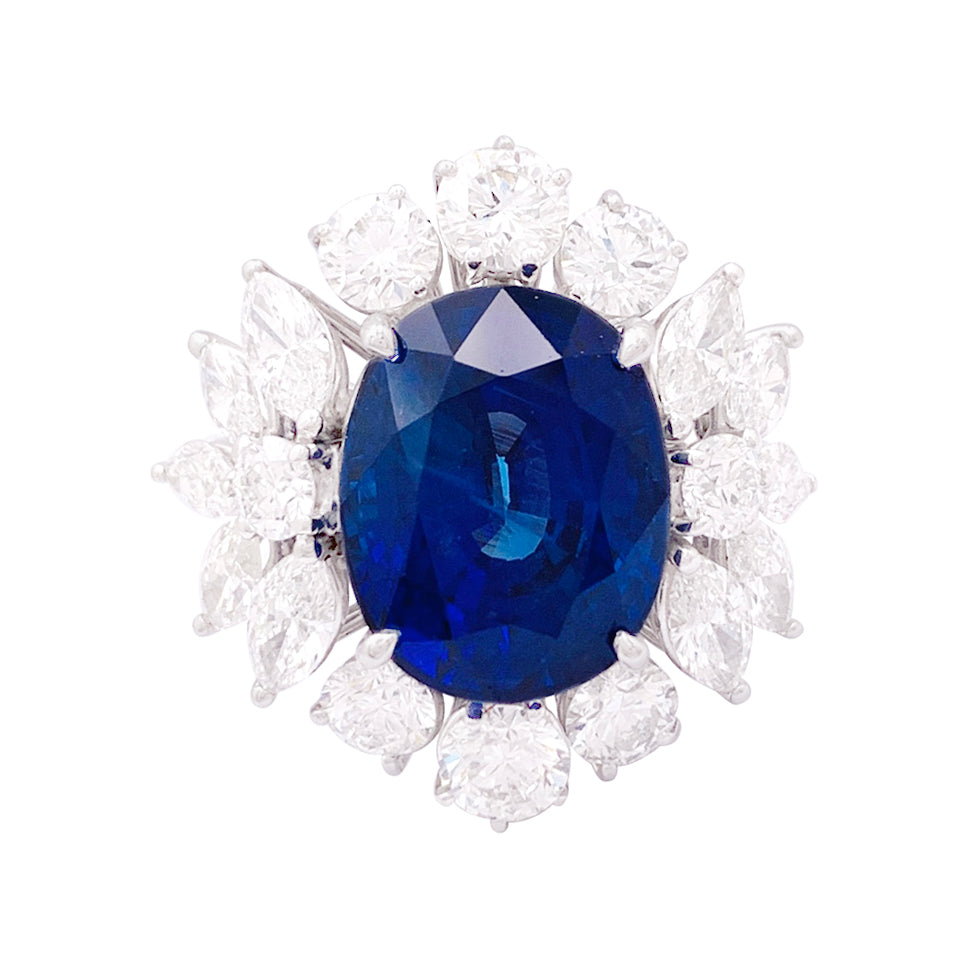 Bague or blanc, diamants, saphir. 4