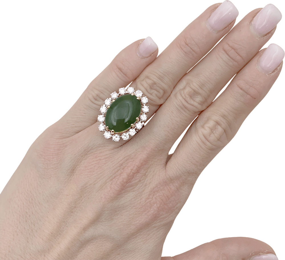 Bague or blanc, jade néphrite et diamants.  6