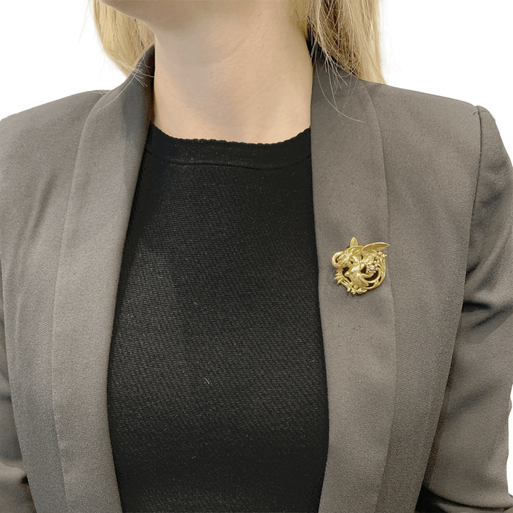 Broche "Dradon ailé", or jaune, diamant. 5
