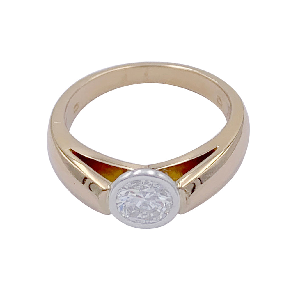 Bague solitaire or jaune, platine. 6