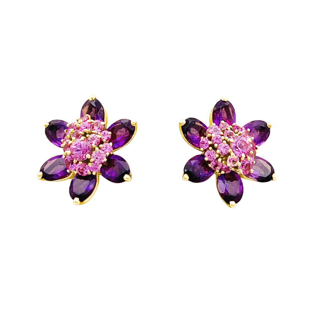 Boucles d'oreilles Van Cleef & Arpels, "Fleurs d'Hawaï", or jaune, améthyste, saphirs roses.  1