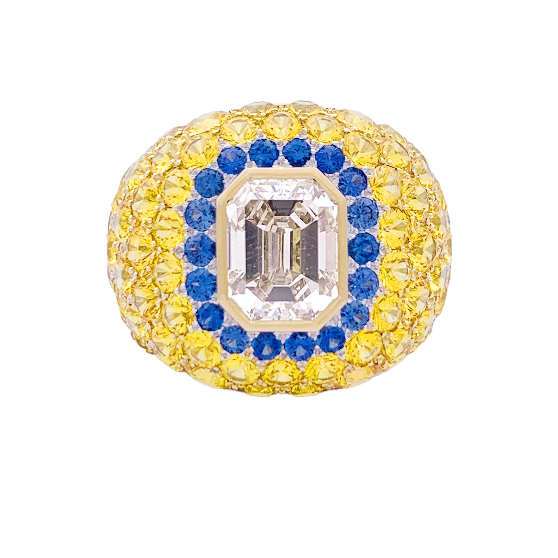Bague or blanc, saphirs, saphirs jaunes et diamant brun. 1