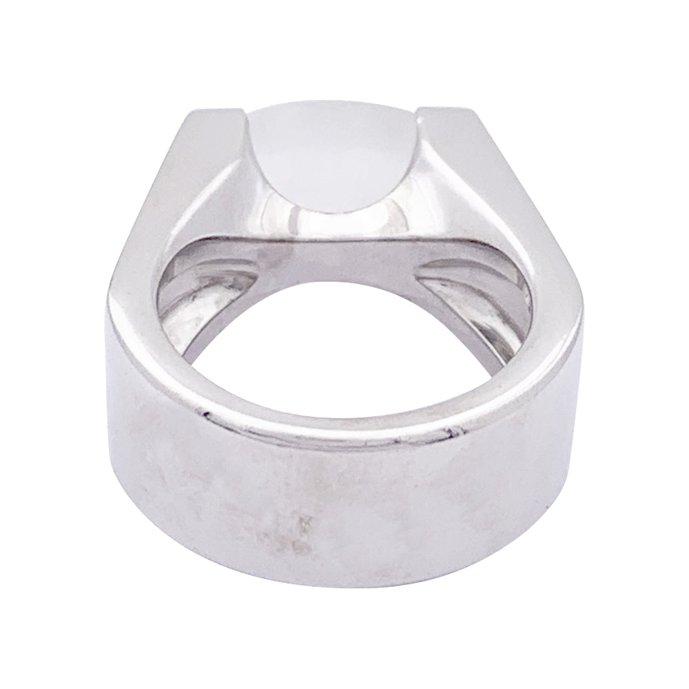 Bague Cartier, "Tankissime" or blanc, pierre de lune. 2