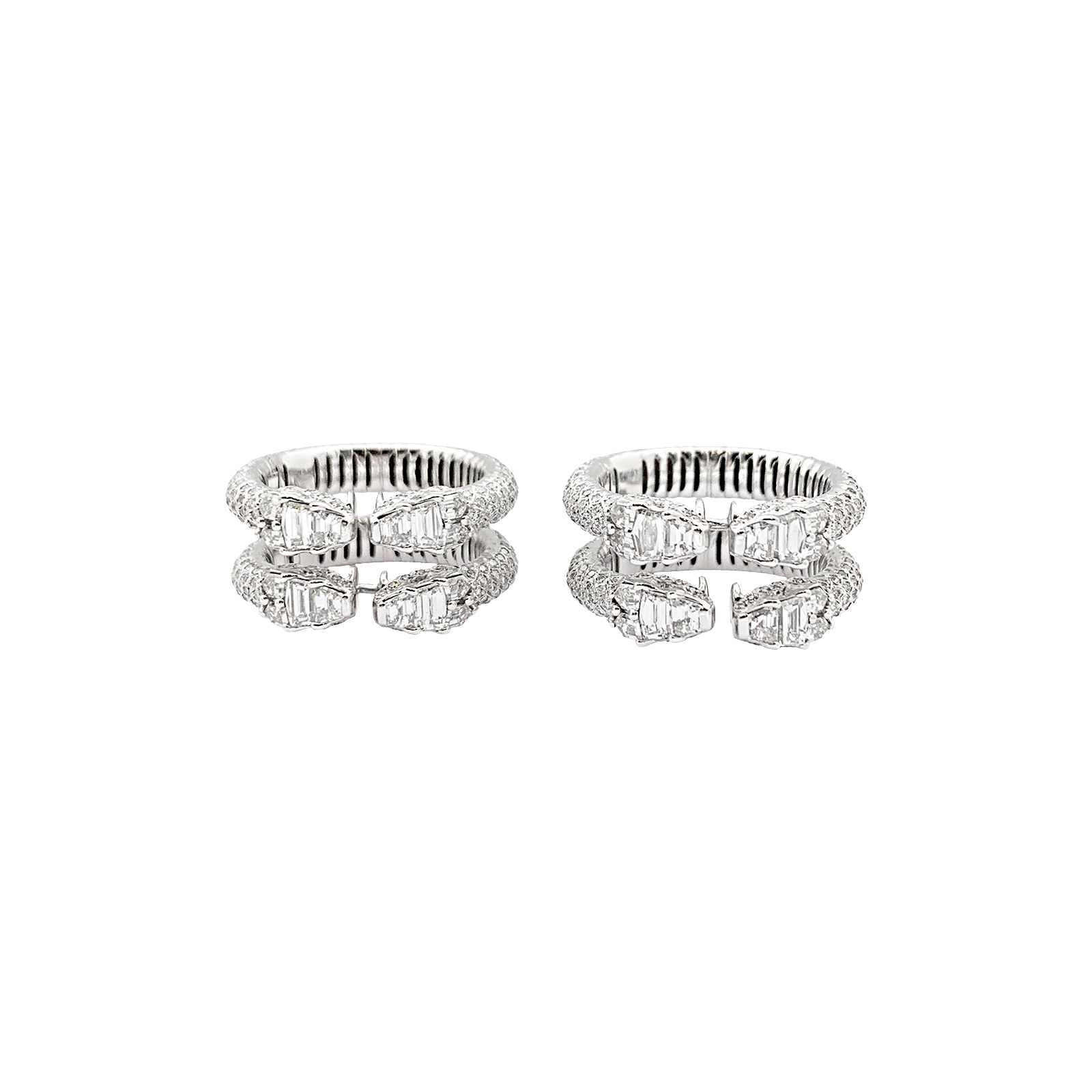Boucles d'oreilles Repossi "Ophydienne", or blanc, diamants. 4