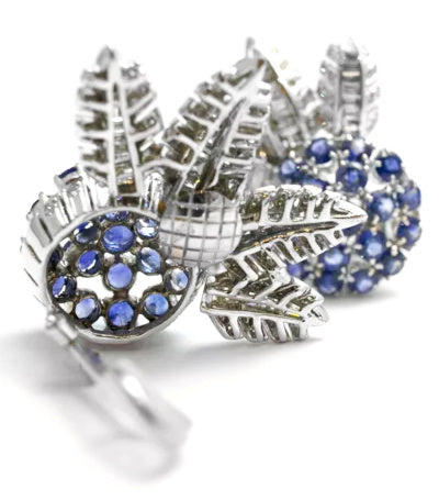 Boucles d'oreilles en or blanc, saphirs et diamants. 5