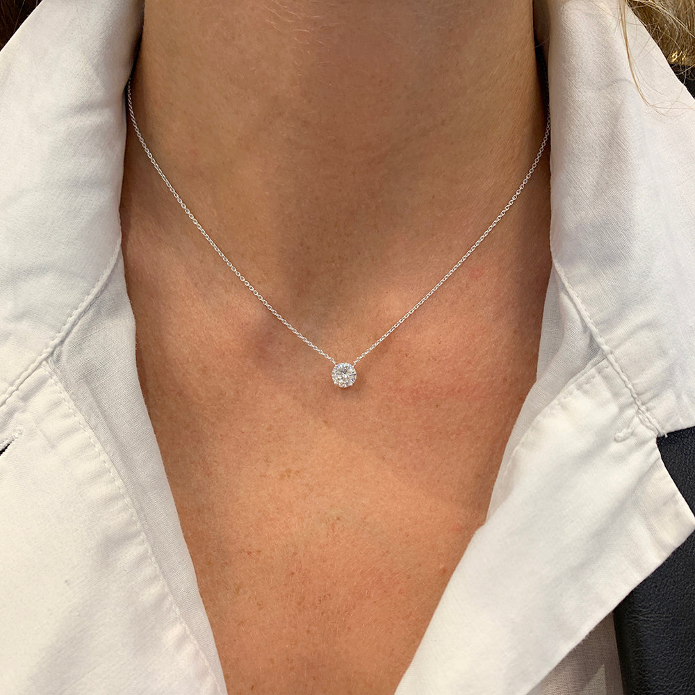 Collier solitaire diamant. 6