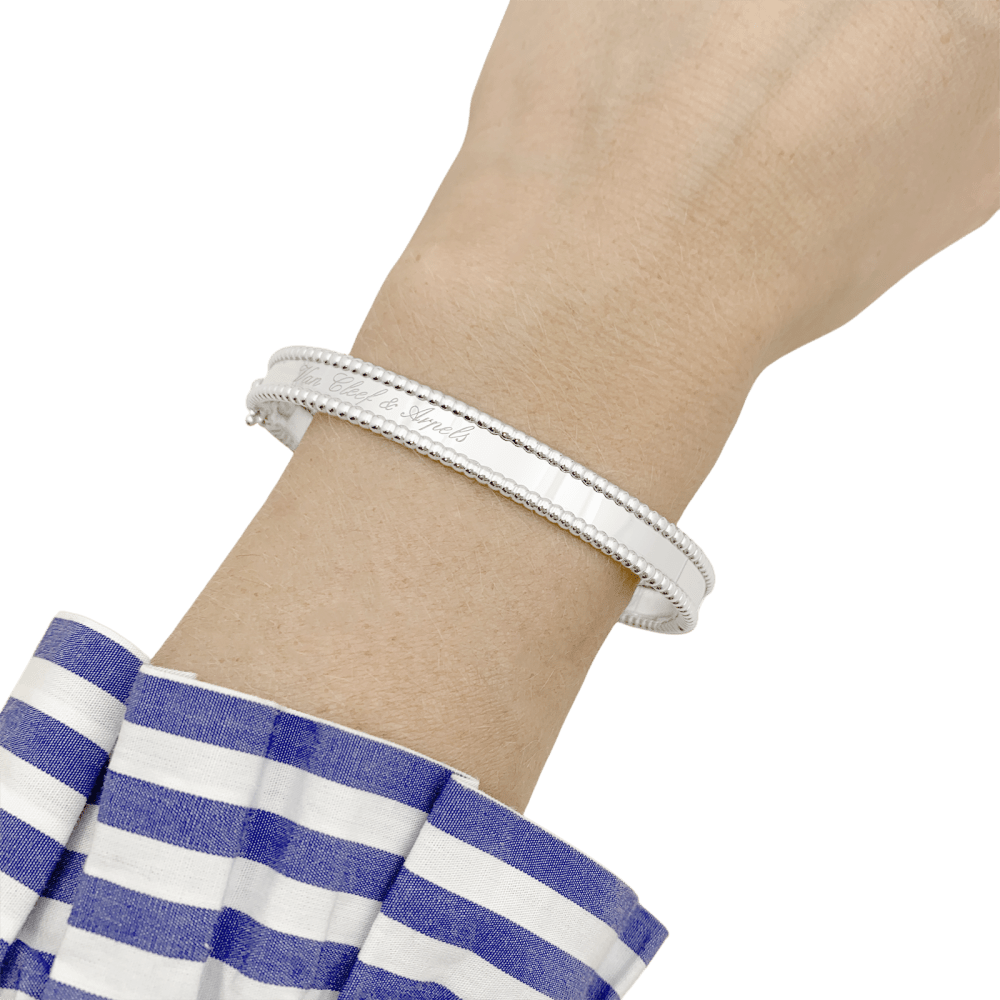 Bracelet Van Cleef & Arpels, "Perlée Signature", or blanc. 5