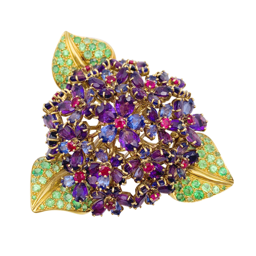 Clip René Boivin,"Bouquet de Violettes", or jaune, gemmes de couleur. 1