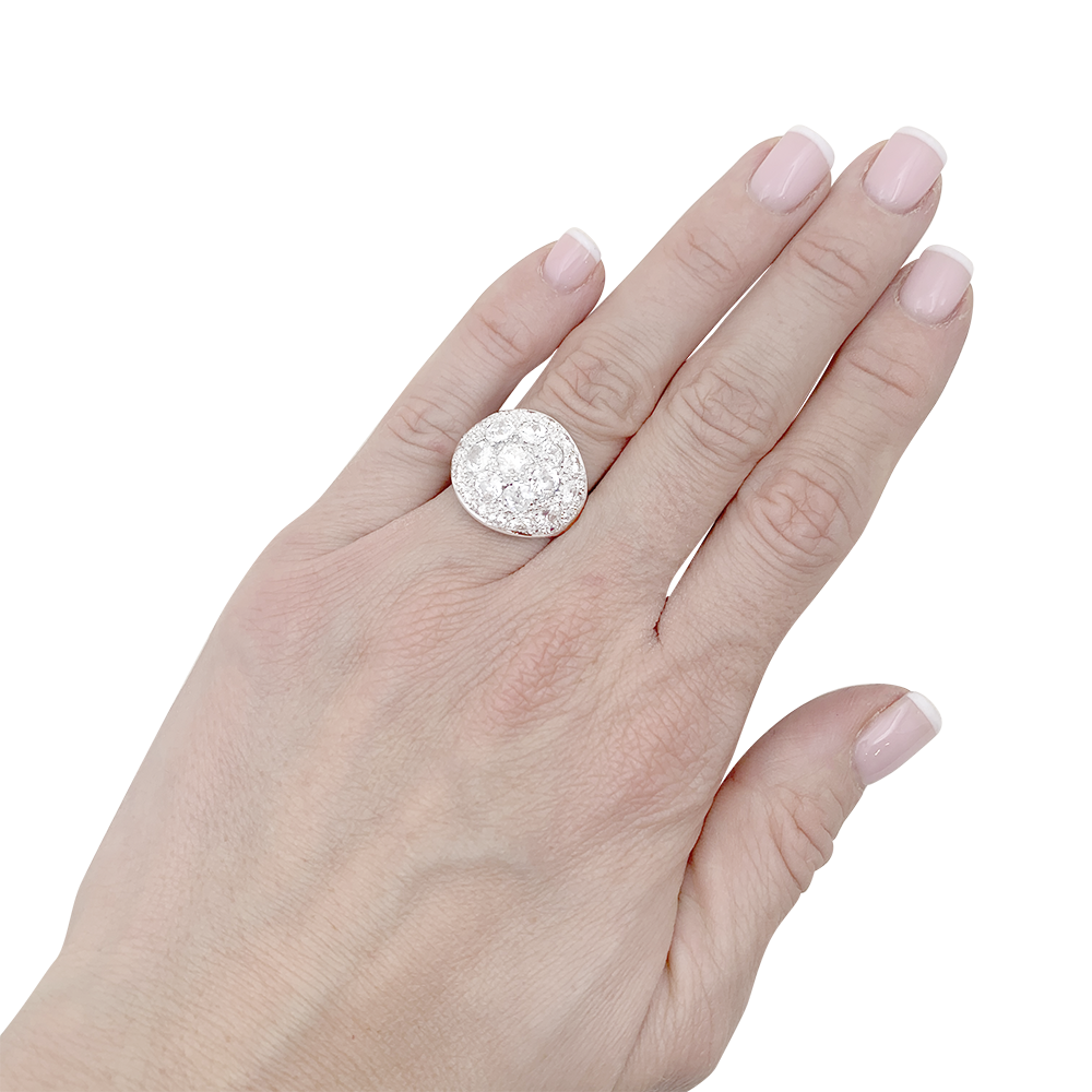 Bague pavage or blanc, diamants. 1