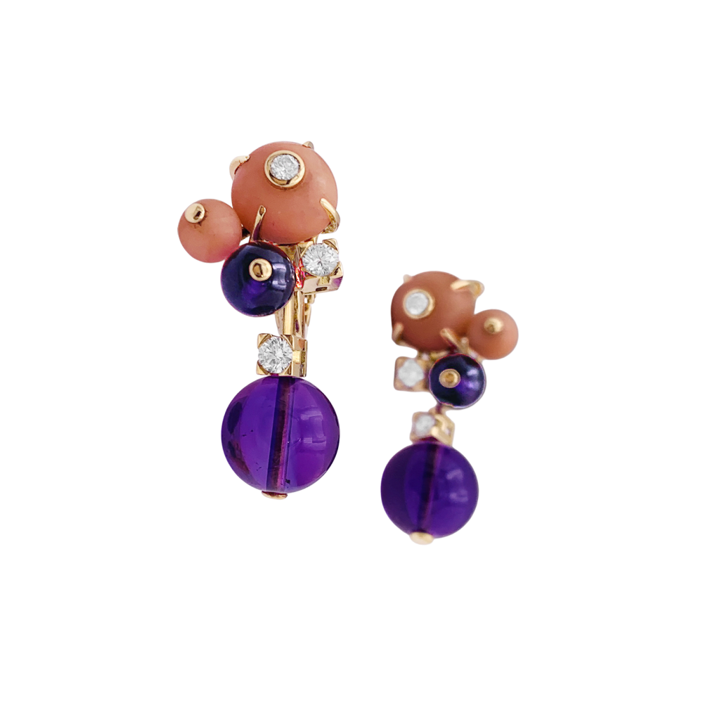 Boucles d'oreilles Cartier "Délices de Goa" en or rose, améthystes, diamants et corail. 2