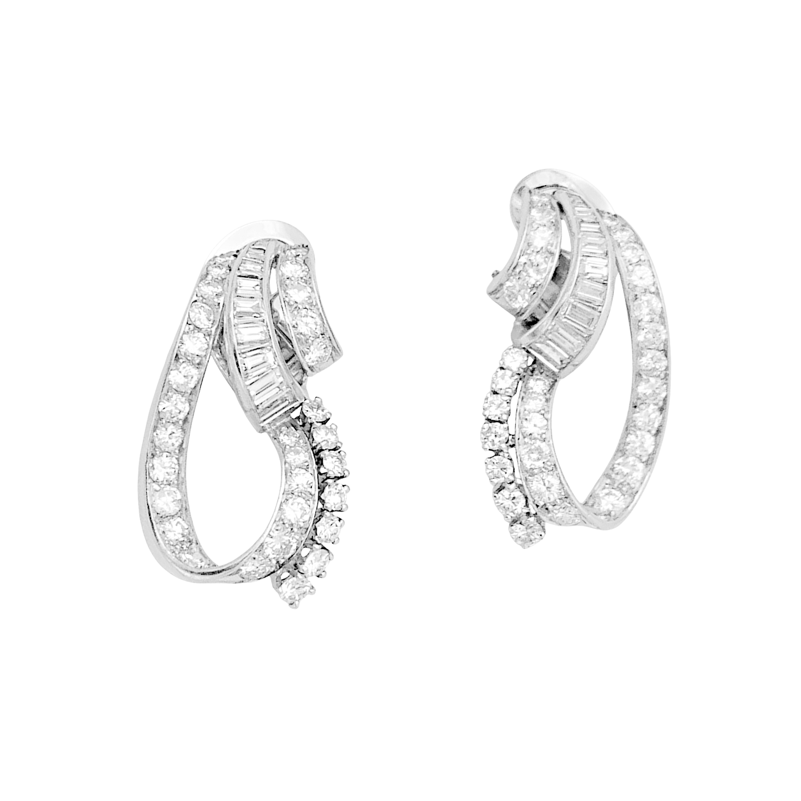 Boucles d'oreilles or blanc, diamants. 2