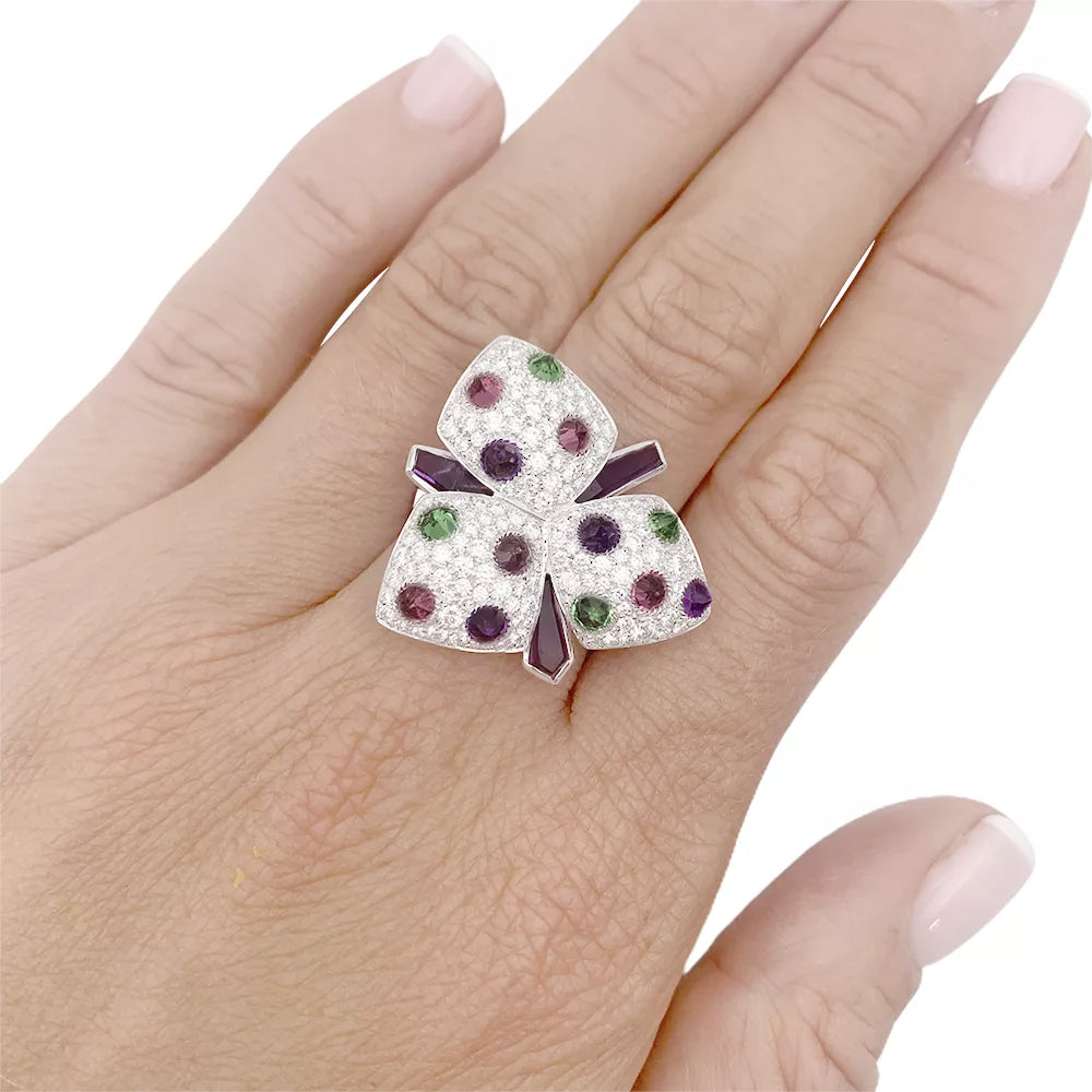 Bague Cartier, "Caresse d'Orchidées", or blanc, diamants, pierres de couleurs. 7