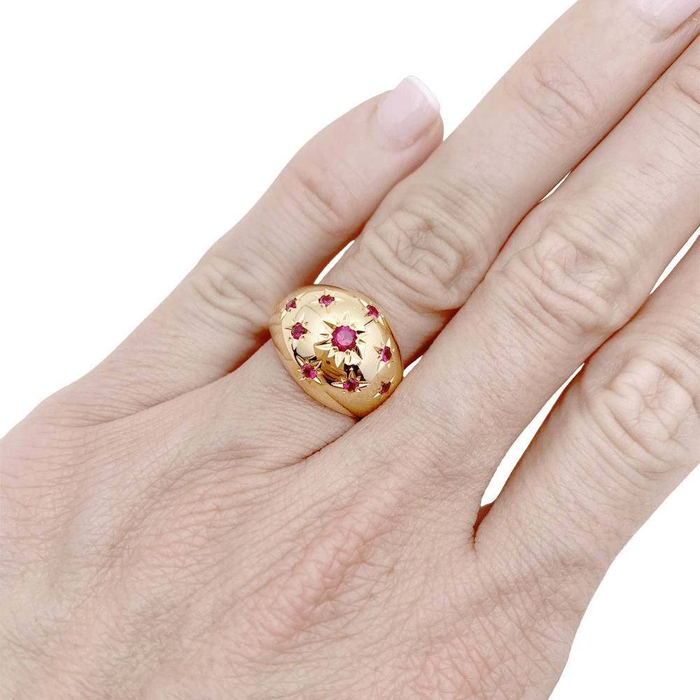 Bague boule vintage, or jaune, pierres rouges. 6