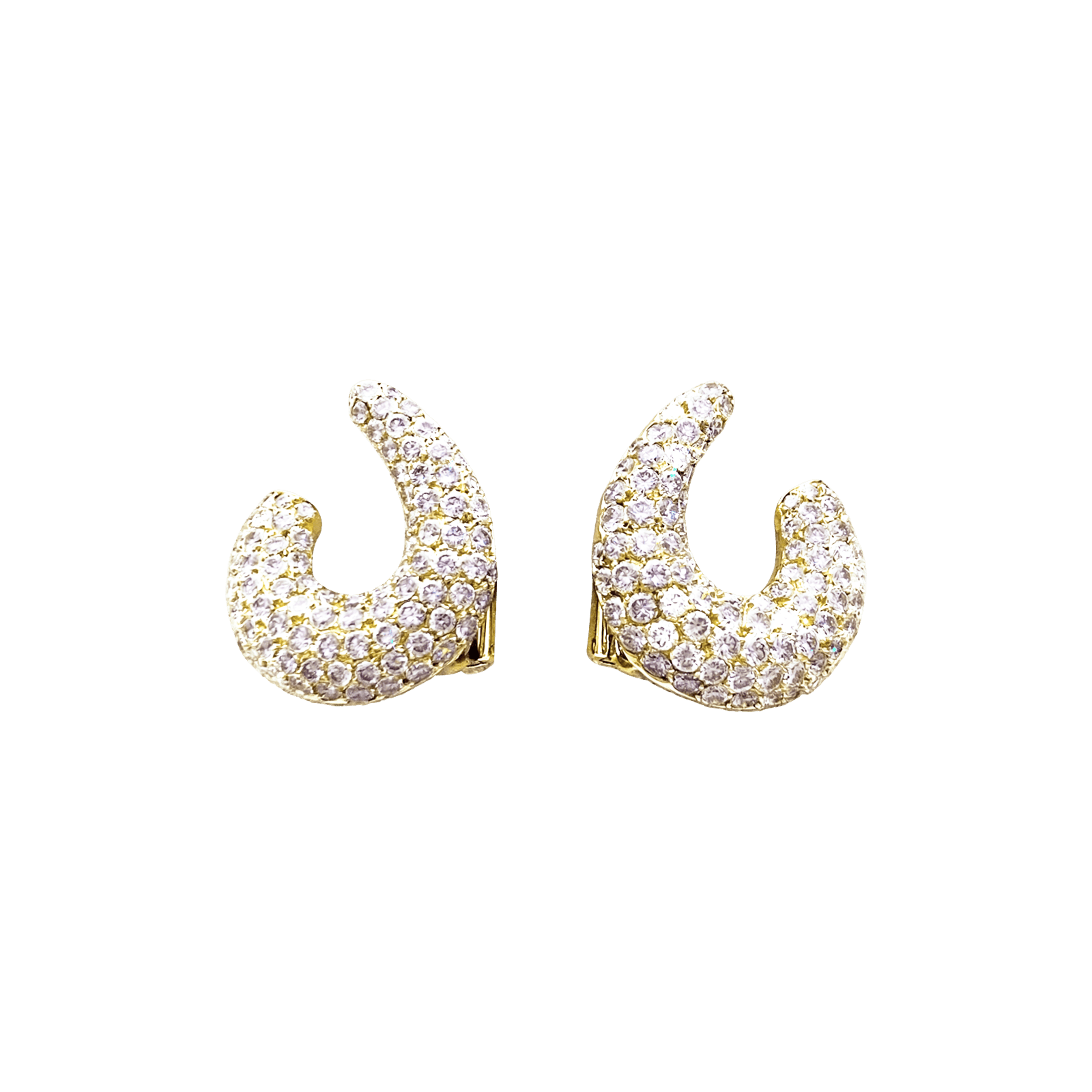 Boucles d'oreilles créoles en or jaune et diamants.  1