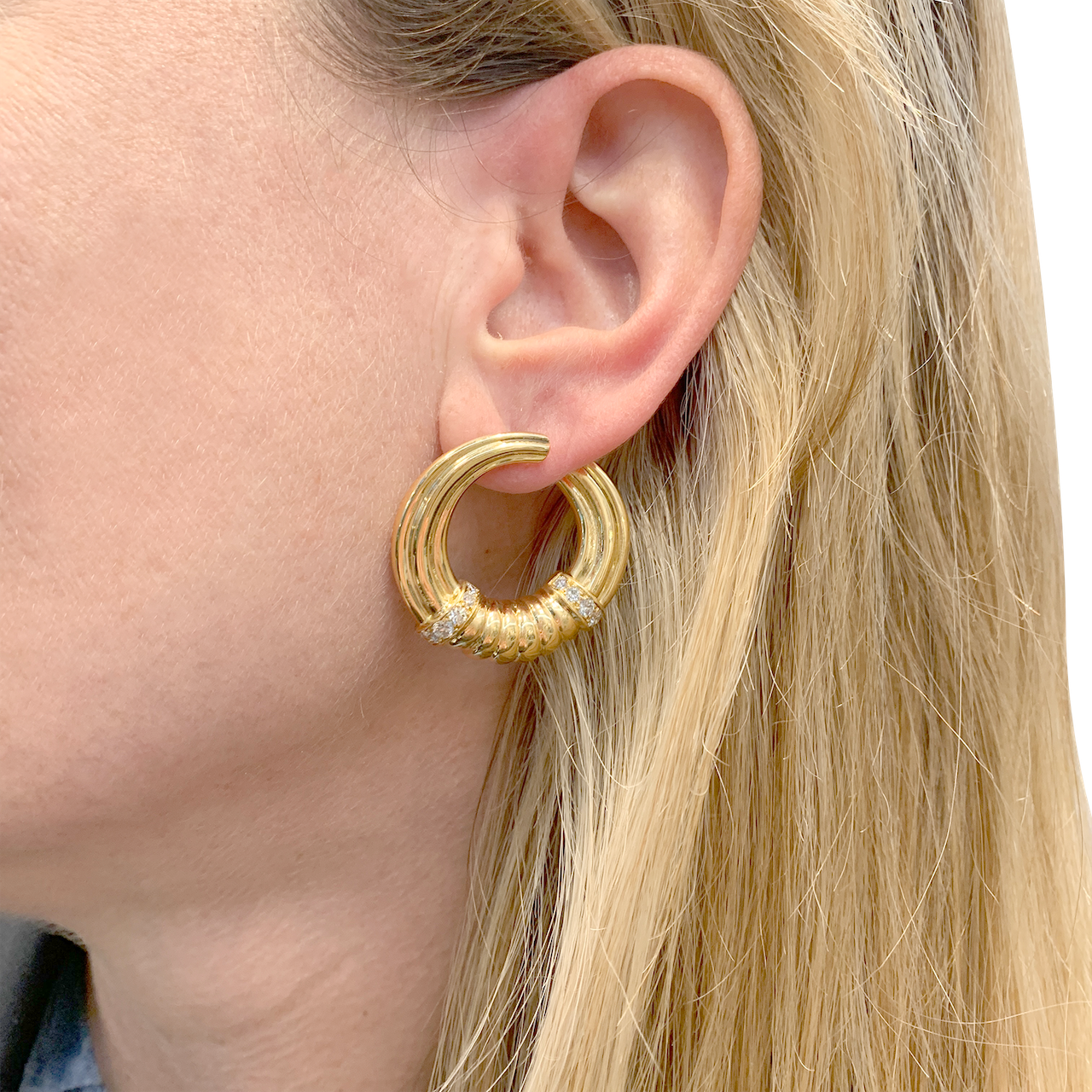 Boucles d'oreilles vintage or, diamants. 4