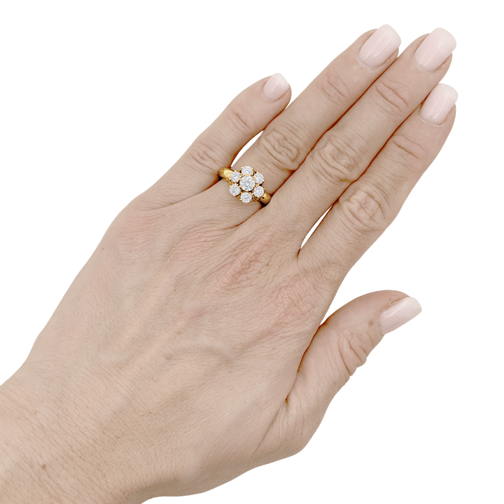 Bague « Fleur », or jaune et diamants.  6