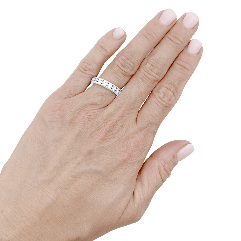 Bague alliance tour complet diamants, or blanc. 5