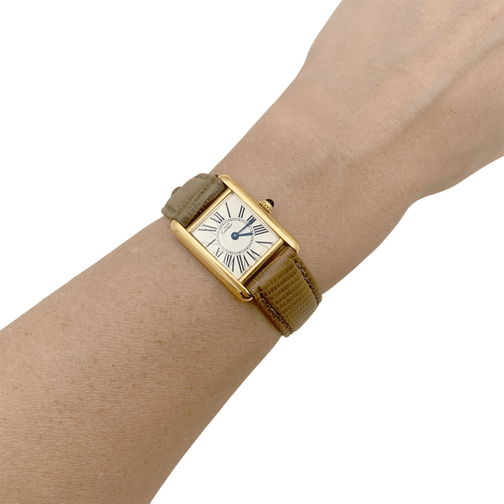 Montre Cartier, "Tank Must" argent plaqué or, cuir. 2