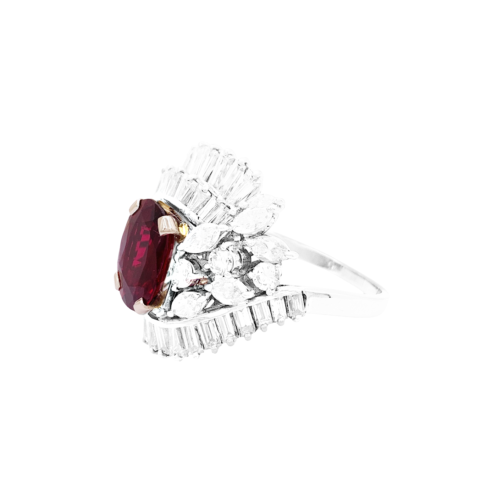 Bague jupe rubis, diamants, platine. 2