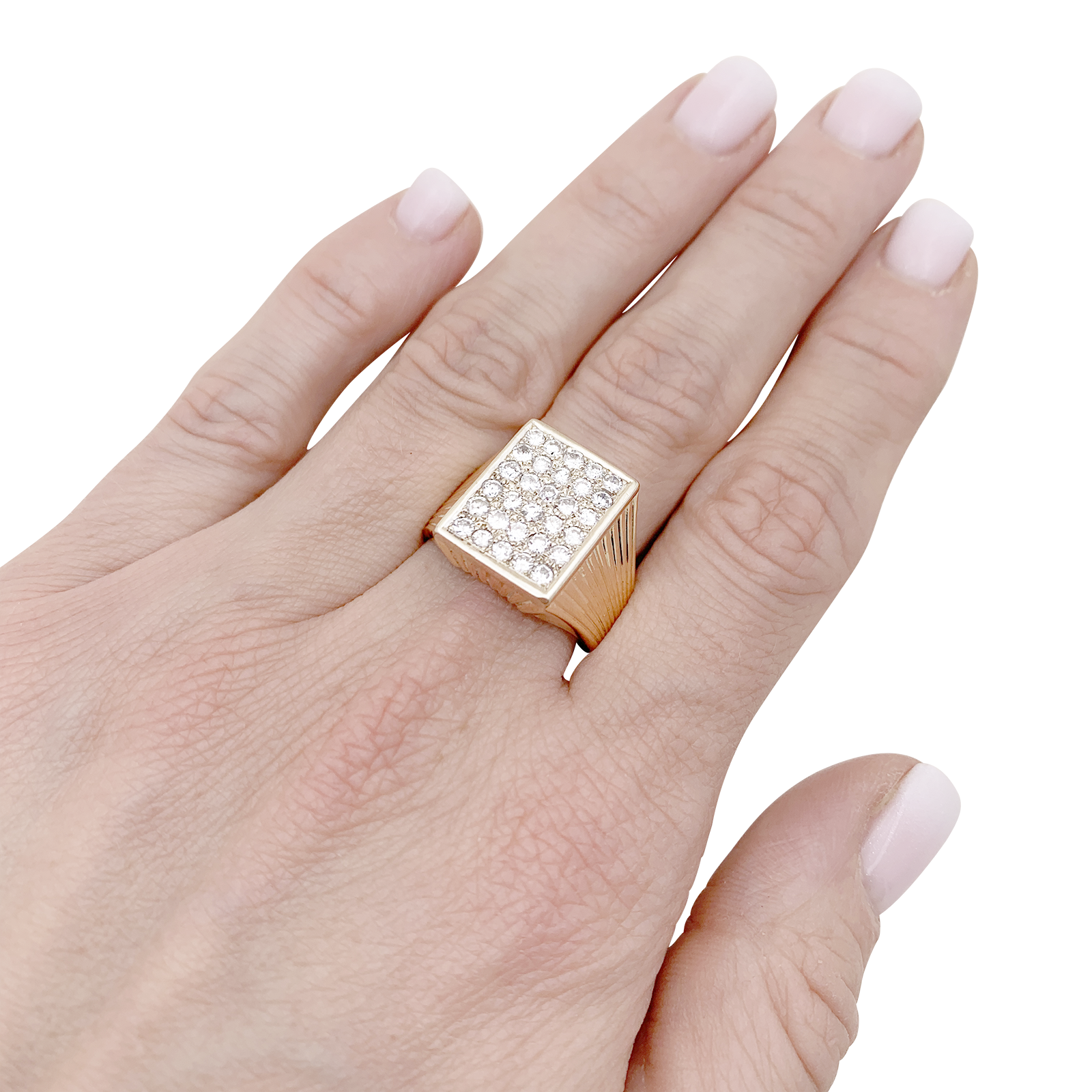 Bague chevalière or jaune, diamants. 5
