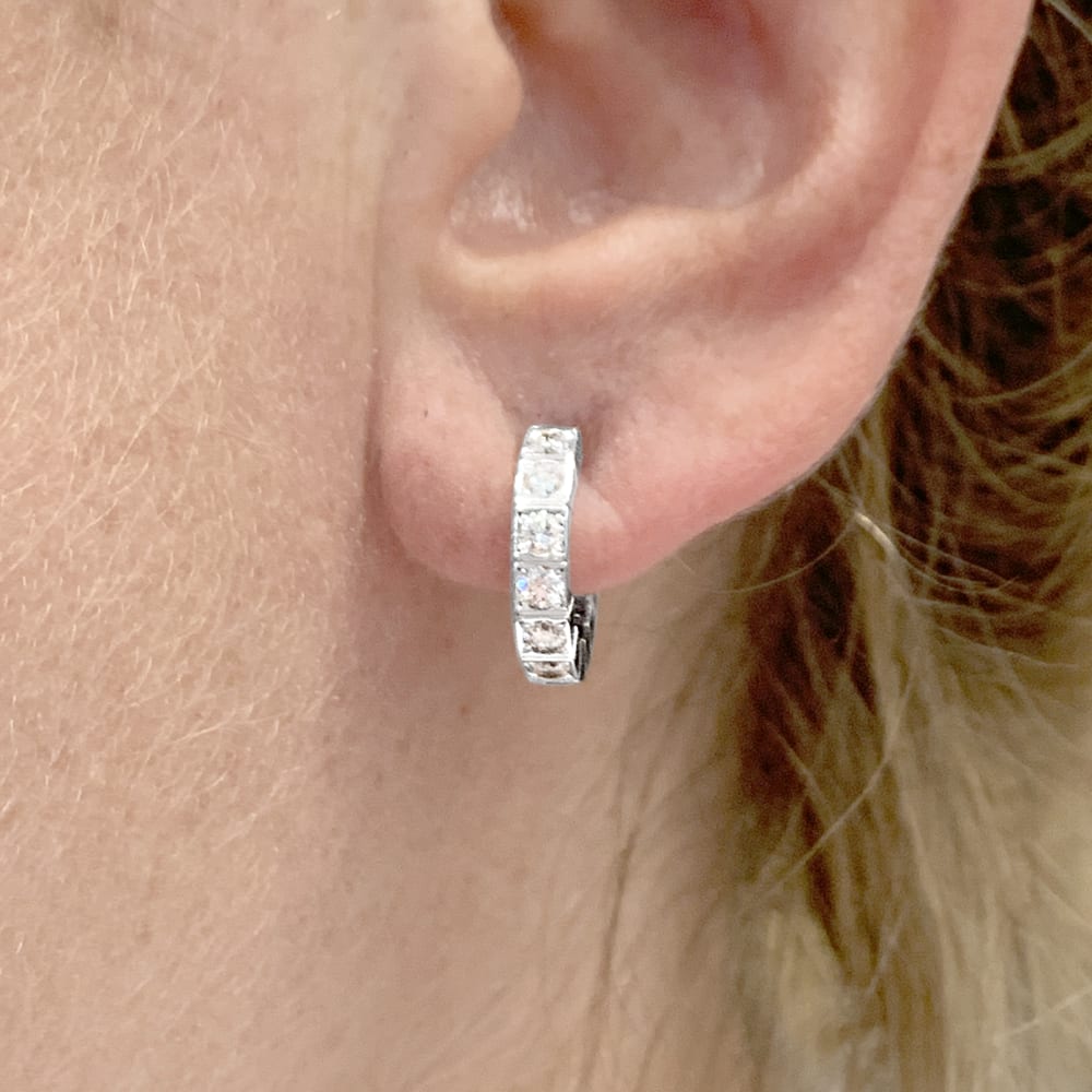 Boucles d'oreilles Cartier, "Lanière", or blanc et diamants. Petit modèle.  5