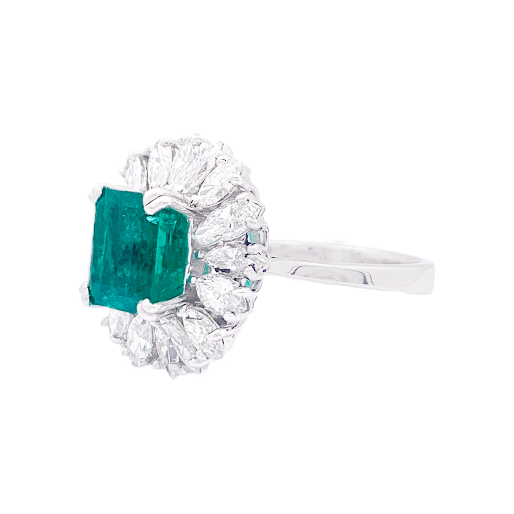 Bague or blanc, diamants, émeraude. 6
