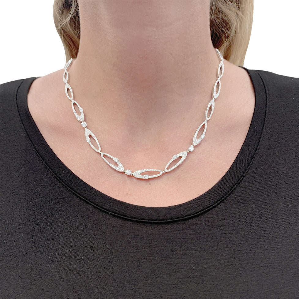 Collier Bulgari "Elisia", or blanc et diamants. 3