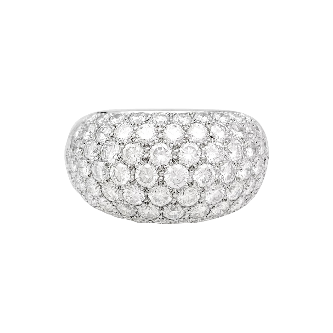 Paved ring in white gold, diamonds.