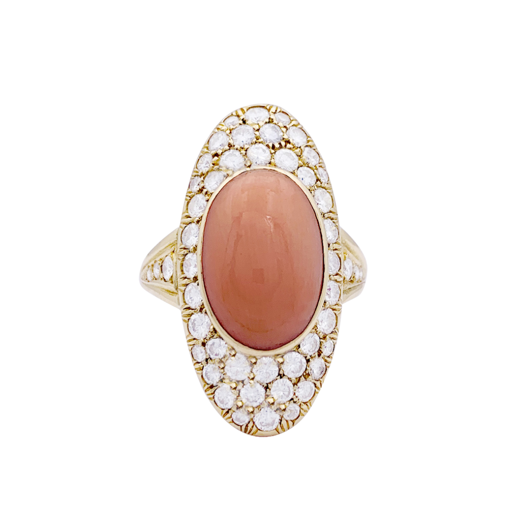 Bague, or jaune, corail peau d'ange et diamants