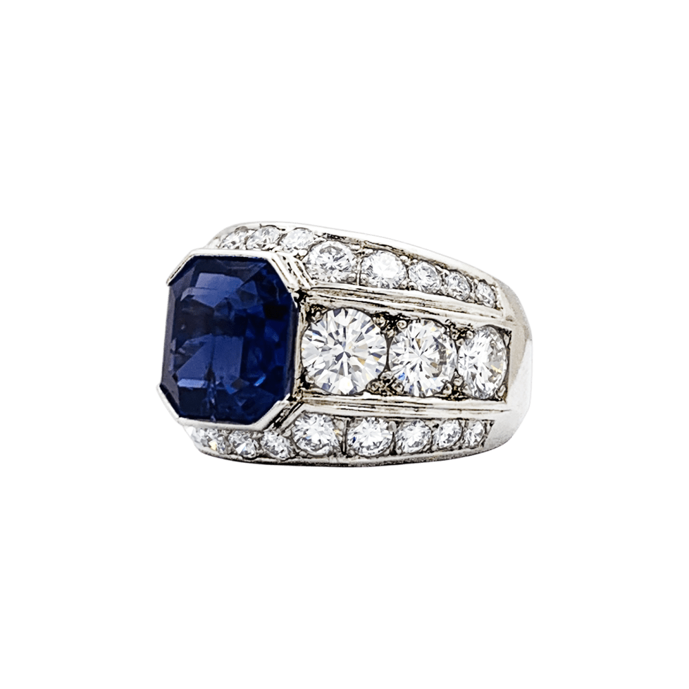 Bague platine, saphir et diamants.  3