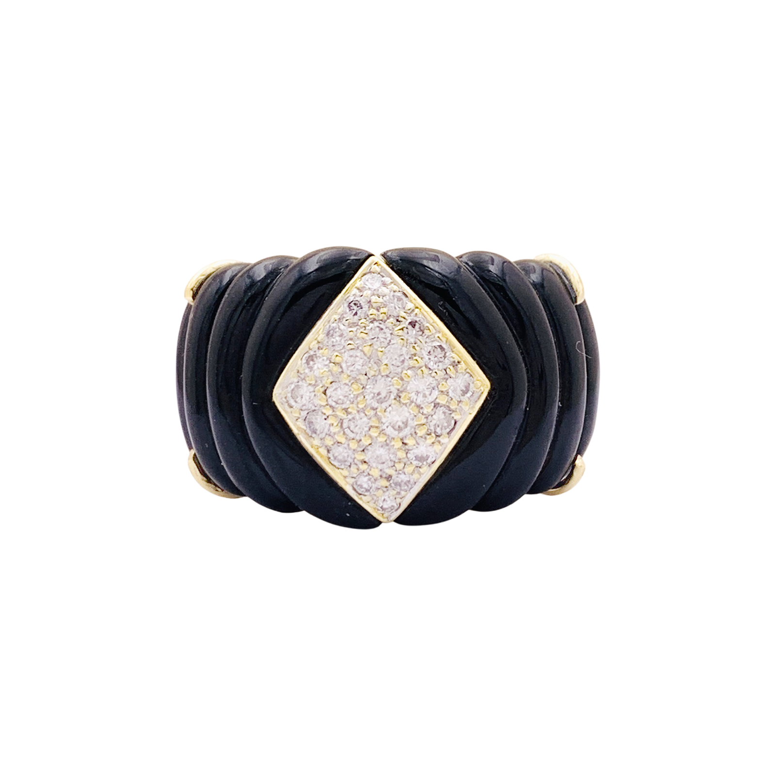 Bague bandeau en or jaune, diamants et onyx.  1
