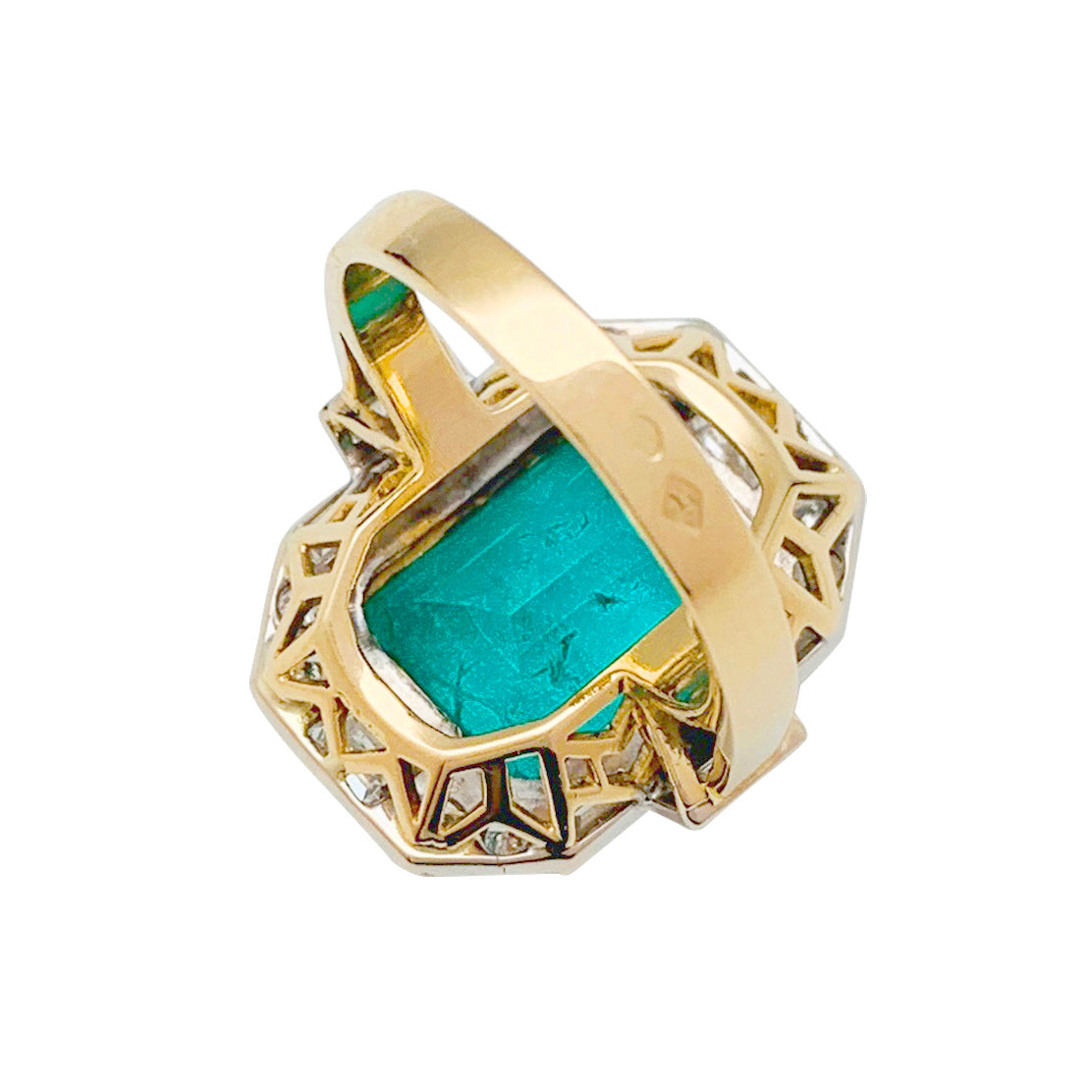 Bague deux ors émeraude et diamants. 6