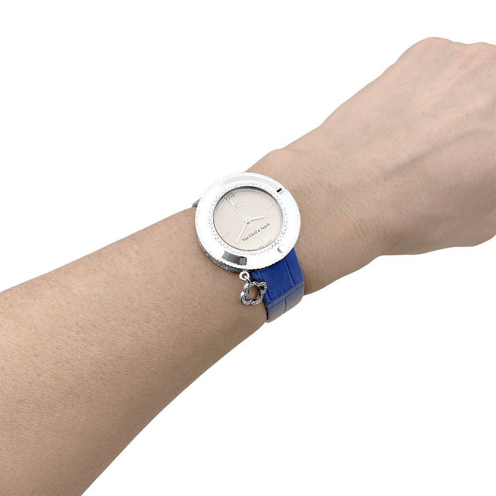 Montre Femme Van Cleef & Arpels, « Charms », or blanc, diamants. 6