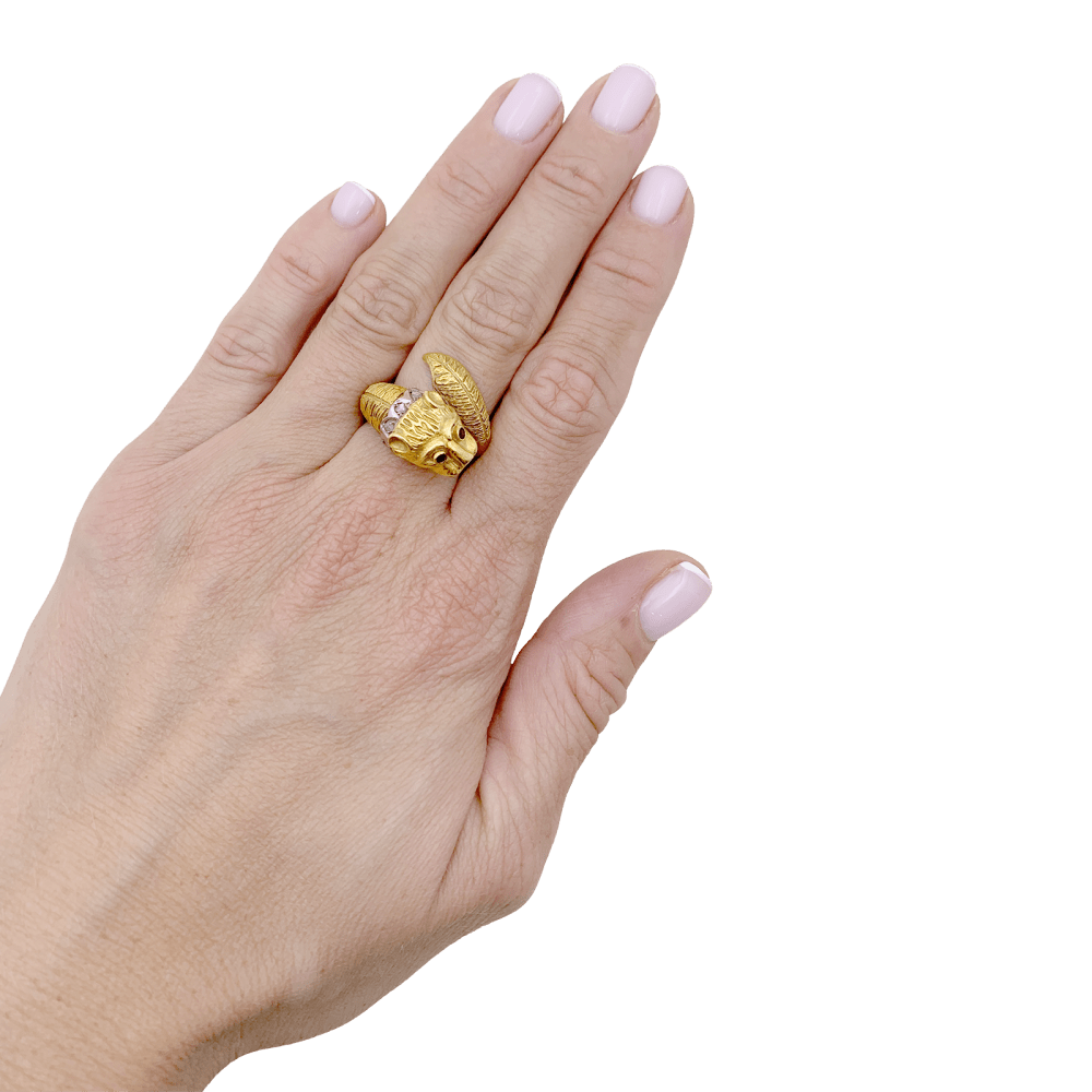 Bague Zolotas, « Tête de Lion » deux ors, diamants et rubis. 6