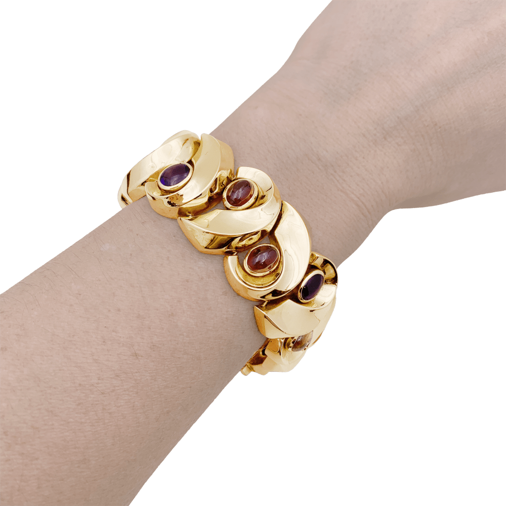 Bracelet or jaune, pierres de couleur.  5
