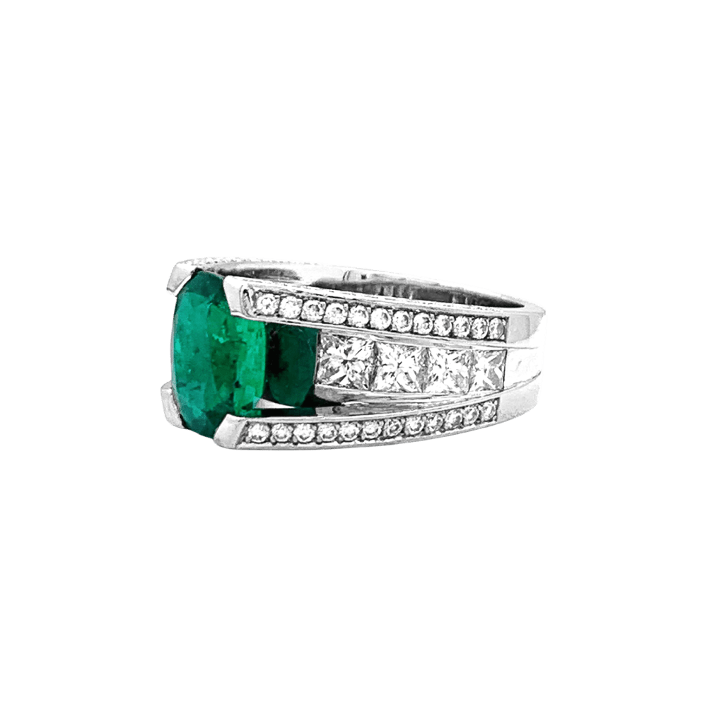 Bague or blanc, émeraude et diamants. 4