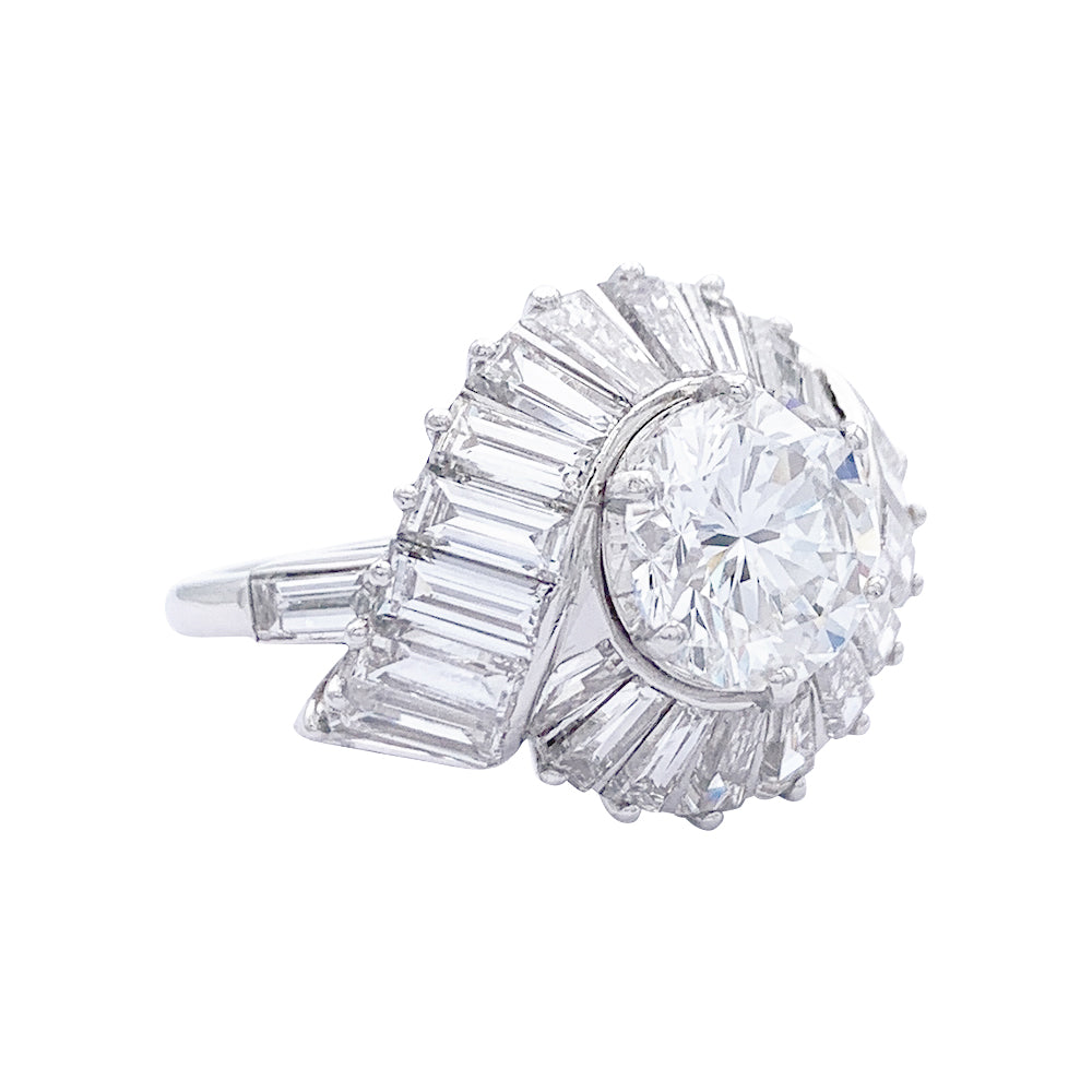 Bague platine diamant 2,51 ct entourage baguette. 5