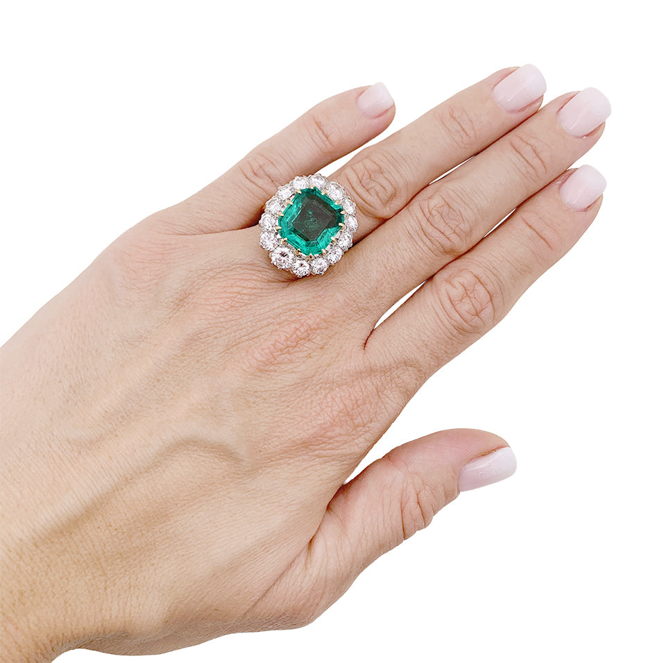 Bague Pompadour émeraude, diamants, platine et or jaune. 5